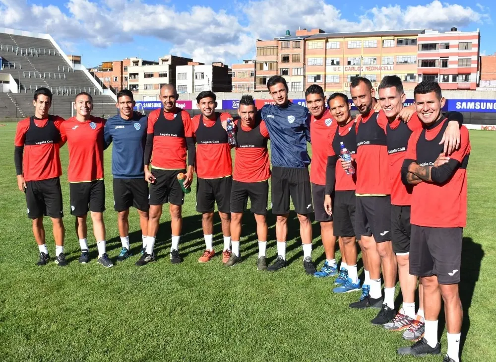 Los jugadores de Bolívar se preparan para el debut en la Libertadores 2019