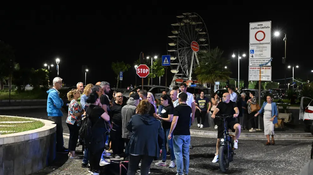 Vecinos de Nápoles asustados por los terremotos