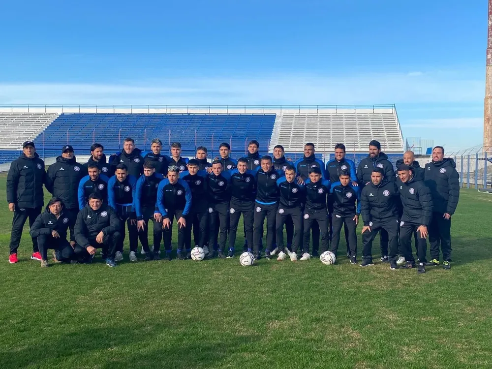 El Loco Sebastián Abreu fue presentado en Paysandú FC