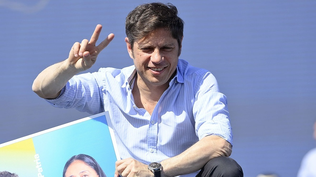 Axel Kicillof lidera un masivo acto por el Día de la Lealtad con críticas a Milei y respaldo a Cristina