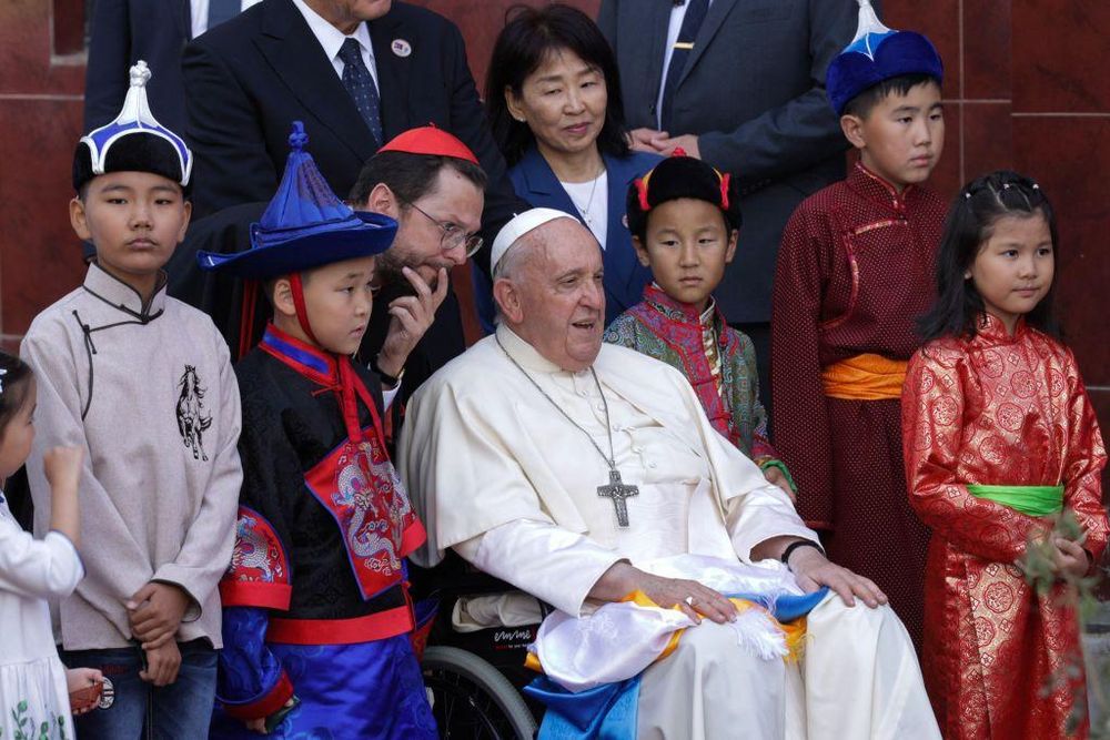 Cercas acompañó al papa Francisco en un viaje a Mongolia en verano de 2023.