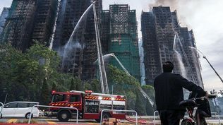 Estoy desolado, tenía tantos vecinos y amigos allí: los dramáticos testimonios de los residentes de las torres de apartamentos de Hong Kong donde un enorme incendio dejó al menos 55 muertos