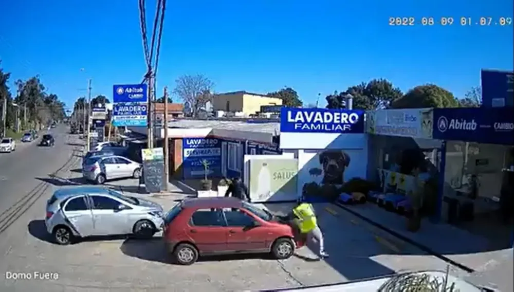 Ocurrió sobre avenida Camacho de la ciudad de Maldonado, frente a un local de cobranzas