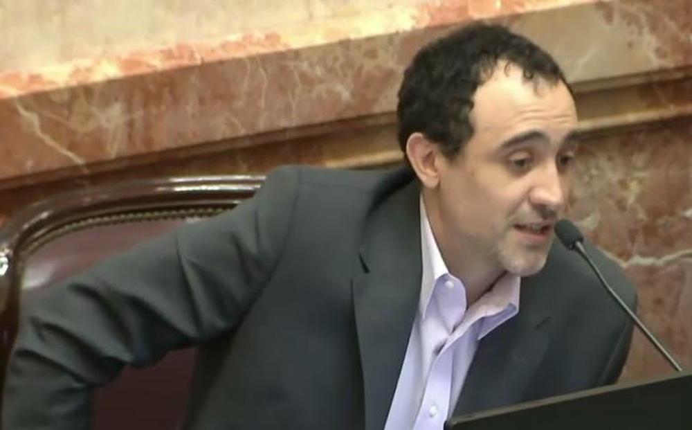 José María Carambia confirmó su respaldo a la iniciativa y se posicionó como defensor de que se debata la ley sin más dilaciones.