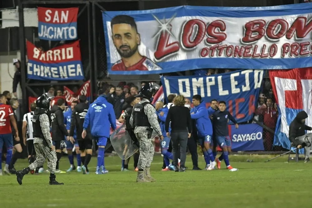 Este miércoles comparecieron ante Romano en la Fiscalía General de la Nación tres jugadores de Nacional y tres de Wanderers; cinco quedaron en calidad de indagados