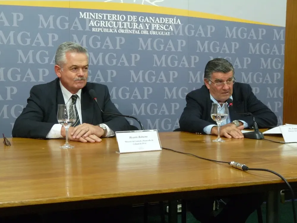 Ricardo Robaina y Francisco Muzio en la conferencia de prensa informan sobre auditoria europea