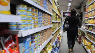 Ventas casi planas y consumo desigual: qué sectores y departamentos marcaron el semestre de los comercios en Uruguay