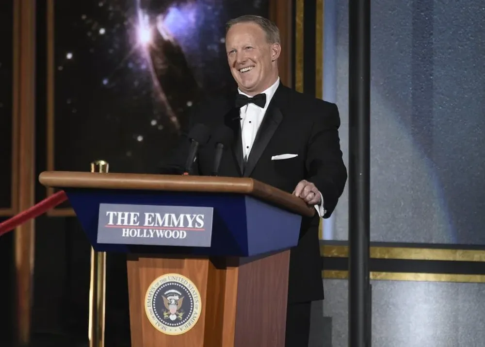 Sean Spicer hizo una aparición en los Premios Emmy 2017