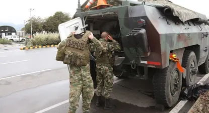 Militares se despliegan para frenar a los manifestantes en Colombia