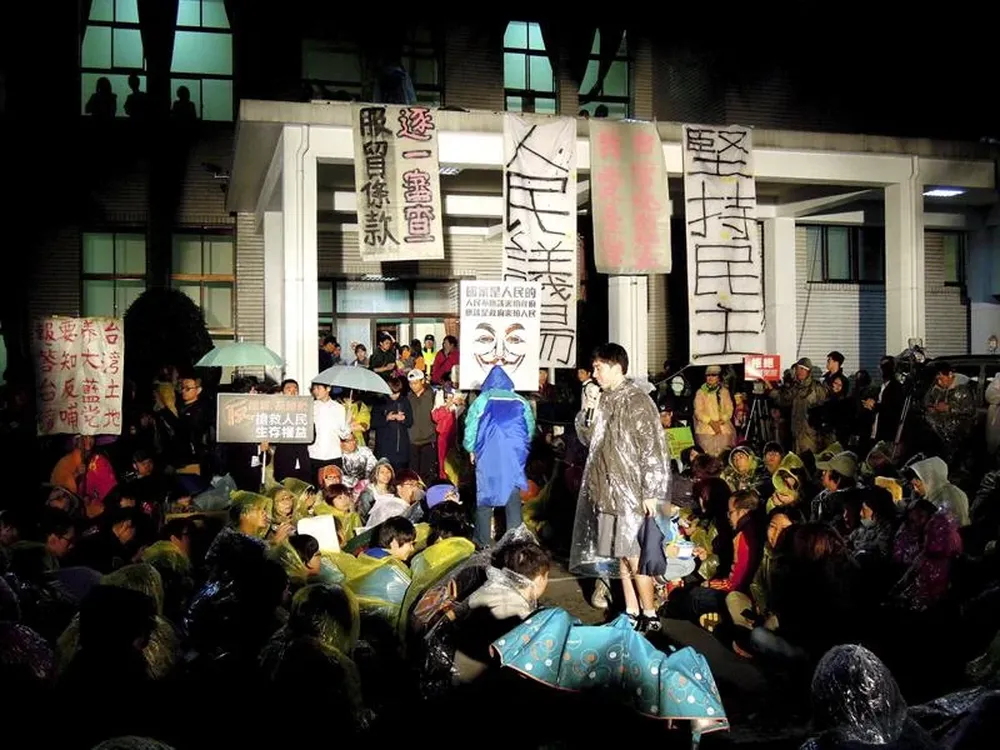 China- Estudiantes taiwaneses continúan ocupando el Parlamento taiwanés