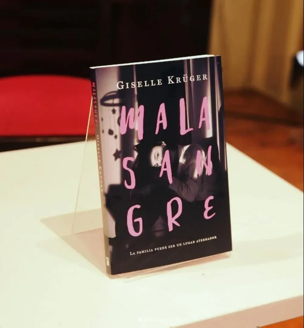 Giselle Krüger presentó Malasangre, un apasionante libro sobre constelaciones familiares