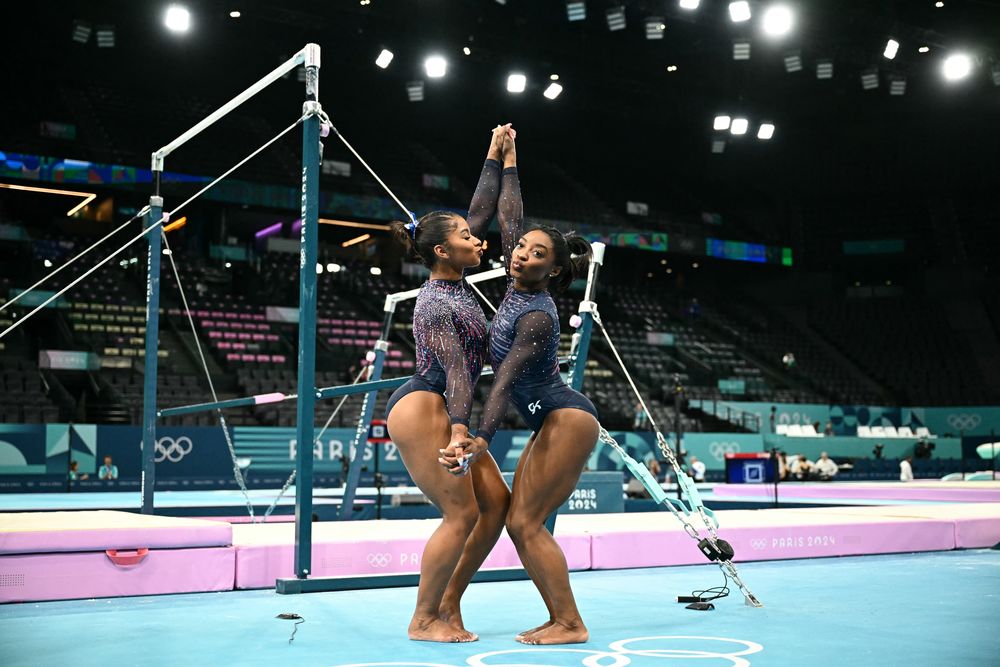 Jordan Chiles y Simone Biles