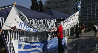 Manifestantes en la plaza Sintagma de Atenas