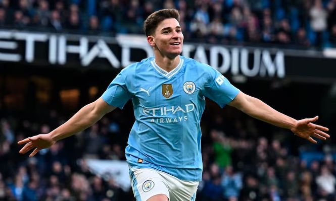 El futuro de Julián Álvarez: los clubes que se disputan su pase y el equipo en el que siempre soñó jugar