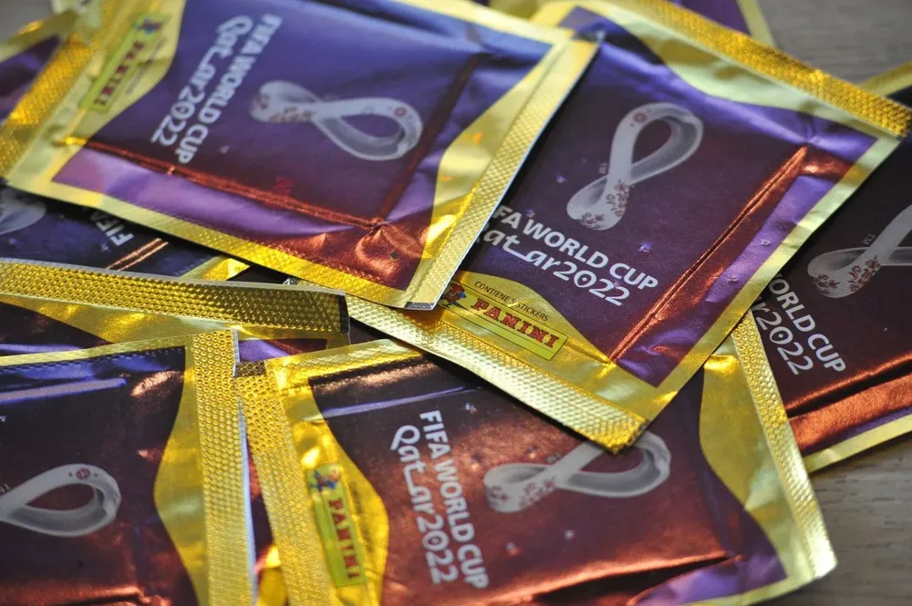 Los alumnos jugaban con las figuritas cuando el director se las quitó y rompió