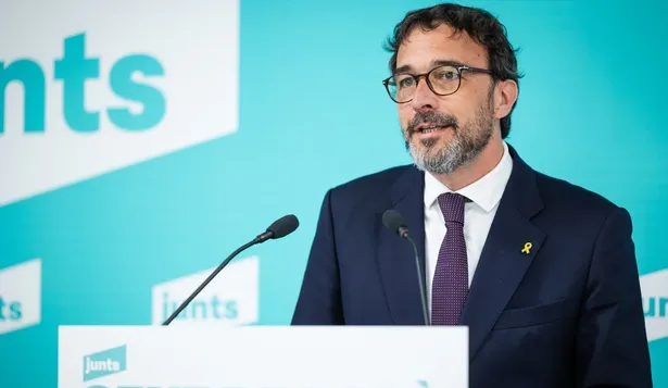 El portavoz de Junts, Josep Rius, en rueda de prensa.