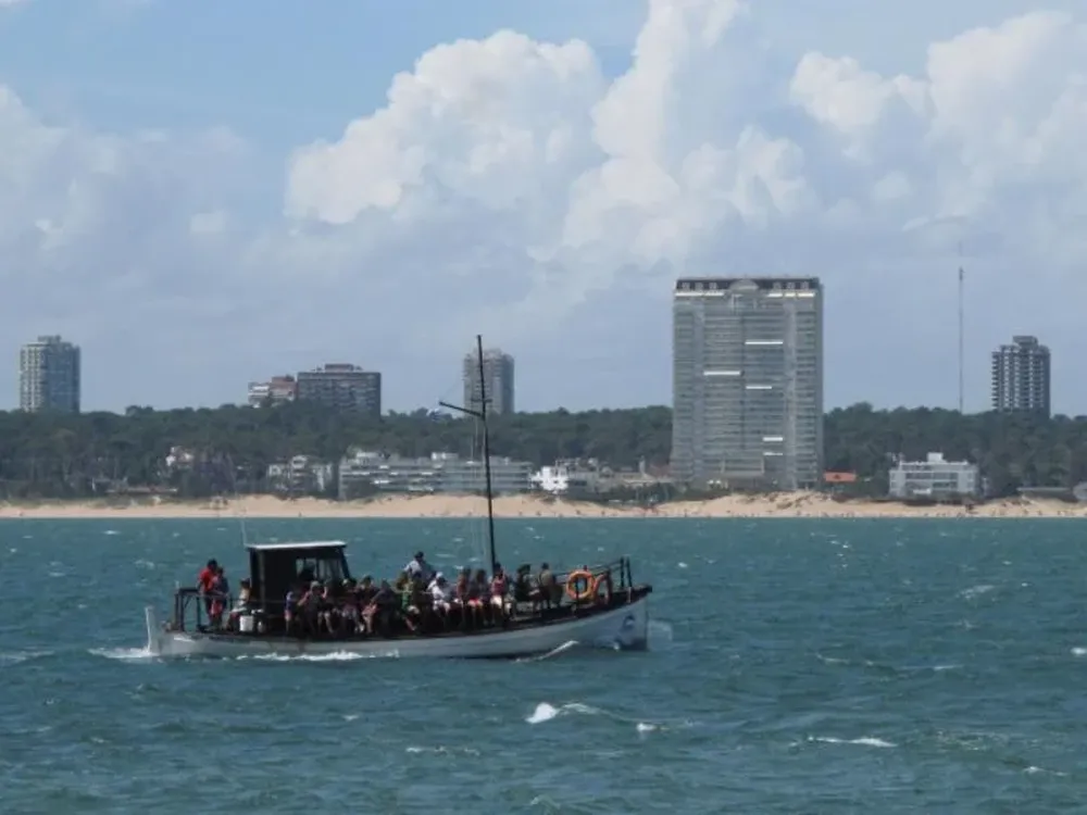 Punta del Este recibió turistas por tierra y por mar