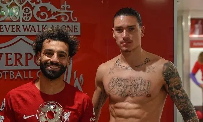Mohamed Salah y Darwin Núñez