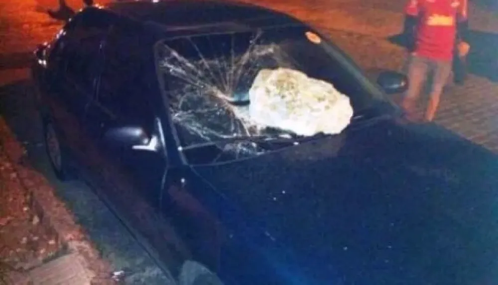 Tras el partido Nacional-Danubio del Clausura, varios autos terminaron apedreados