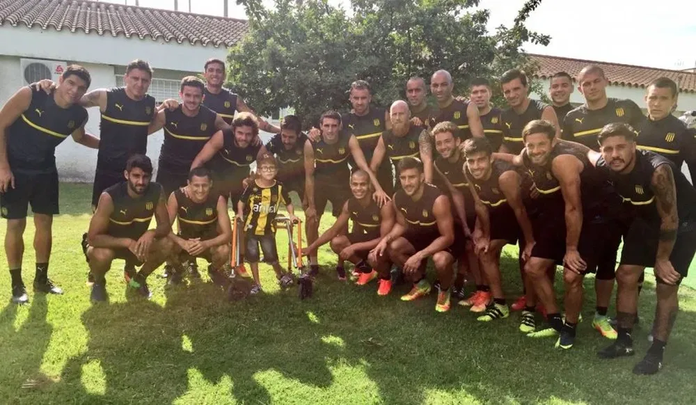 Fede junto a los jugadores