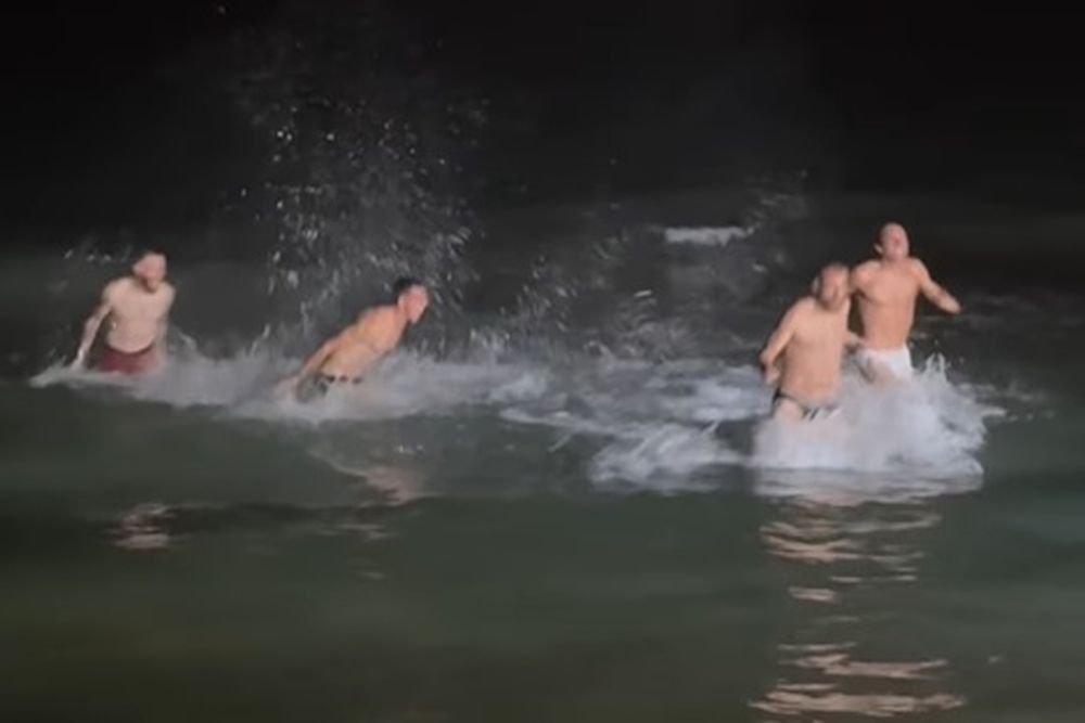 Nahitan Nández y el festejo de Cagliari