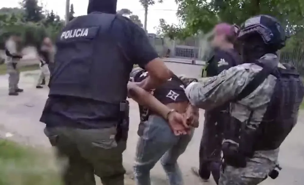 El momento de la detención de Cancelo