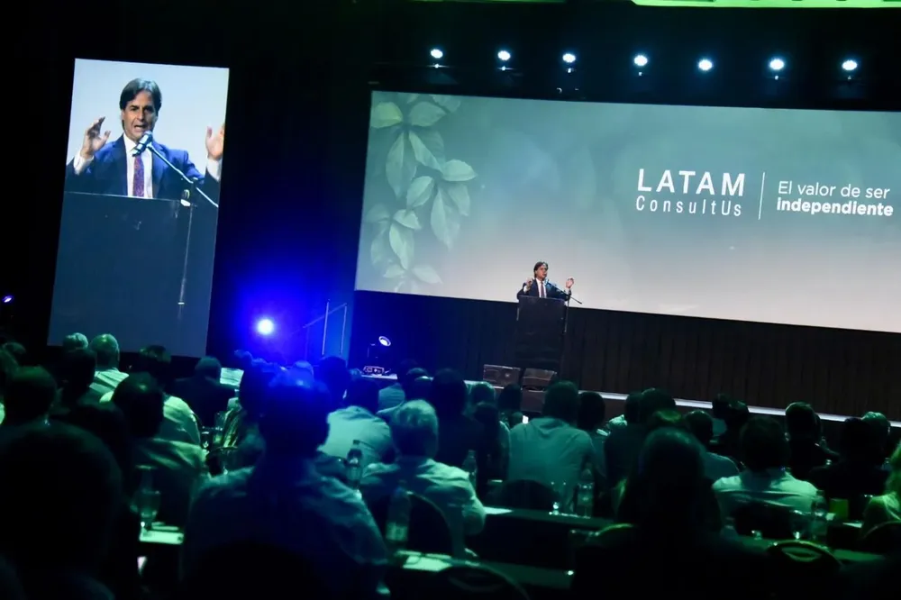 Lacalle Pou participó de la primera jornada de Kick Off 2023, en Punta del Este.