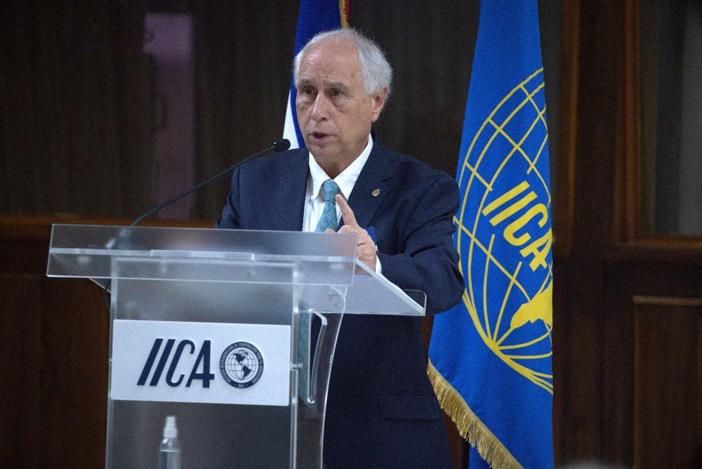 Arturo Anadón, Secretario General Permanente de la Asociación Iberoamericana de Academias de Ciencias Veterinarias, agradeció la disposición del IICA para realizar este encuentro y aumentar el nivel de conocimiento, más allá de la academia, sobre el enfoque de Una Salud.