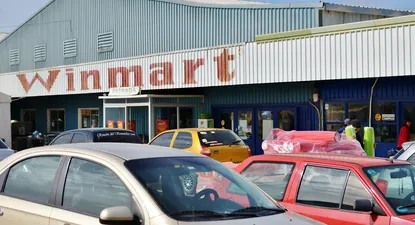 Facahada del centro mayorista Winmart