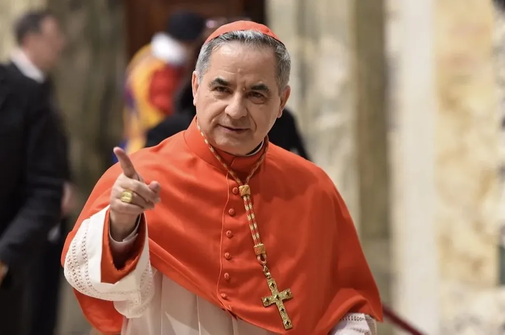 Angelo Becciu renunció como cardenal el pasado 24 de setiembre de 2020