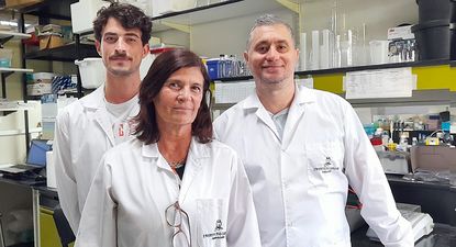 Laura Morelli lideró el estudio de los científicos argentinos, del que también participaron Lorenzo Campanelli (izq.) y Pablo Galeano.