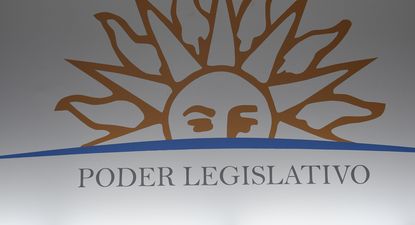 Esto parece un gallinero: el conflicto sindical que enfrentó a senadores en el Parlamento