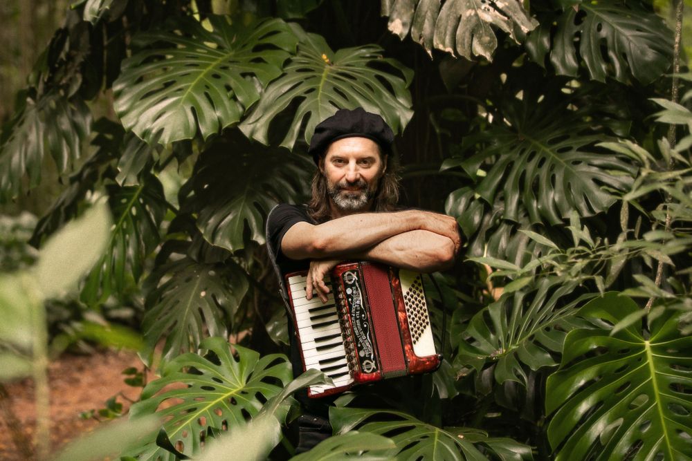 Chango Spasiuk vuelve a Montevideo con un show en la Sala Zitarrosa