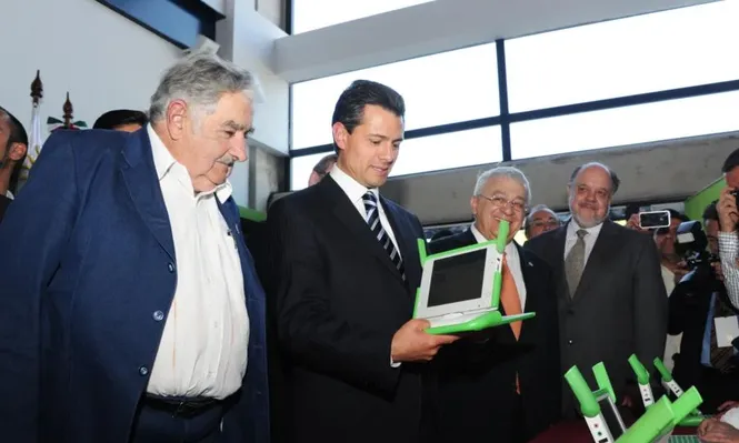 José Mujica y Enrique Peña Nieto en el LATU