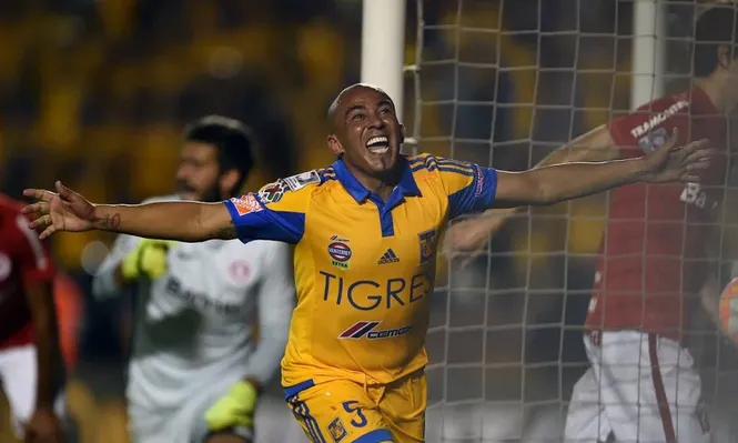 Arévalo Ríos festeja su gol