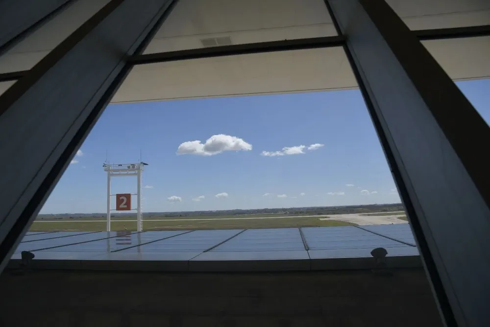 España abrirá este lunes el ingreso a quienes también estén completamente inmunizados con Sinovac