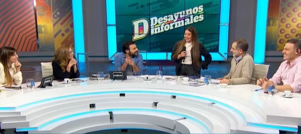 El particular momento que ocurrió este viernes en Desayunos Informales