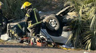 Accidente fatal en Ruta 9: dos personas murieron tras chocar de frente contra un camión brasileño cargado con vehículos