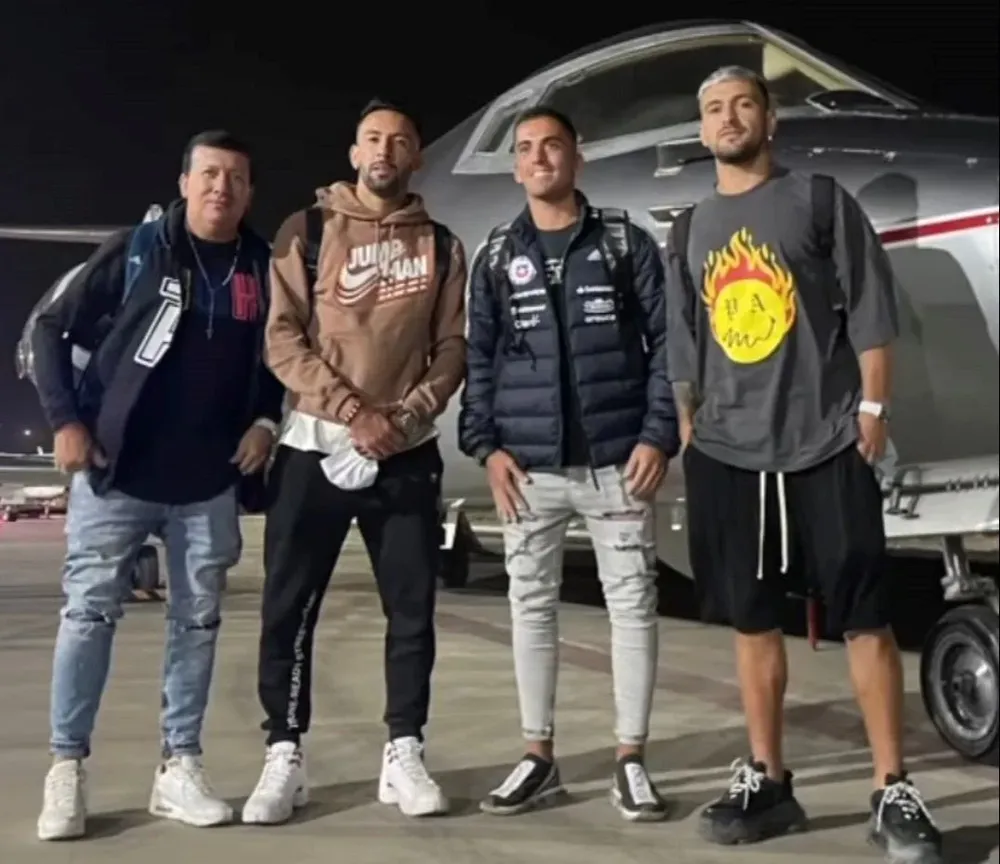 Giorgian De Arrascaeta junto al chileno Mauricio Isla viajan hacia Rio de Janeiro en un avión que fletó Flamengo para que estén ante Fluminense este miércoles