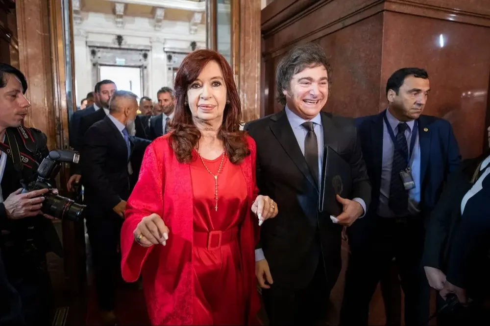 Milei con CFK, el día de su asunción