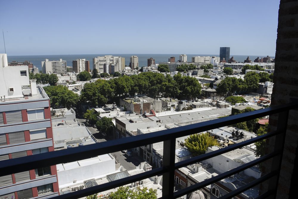 20250130 Vista de la ciudad de Montevideo, edificios, apartamentos, mercado inmobiliario, real estate, venta, alquileres.