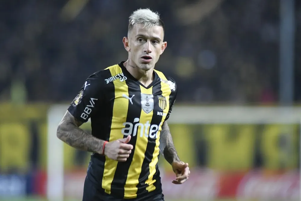 Lozano, la gran apuesta de Peñarol se lesionó de entrada