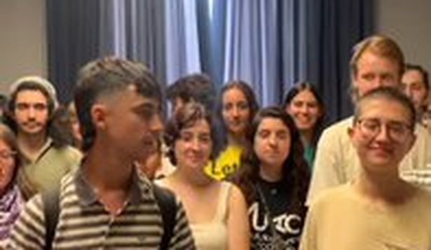 Vídeo donde los estudiantes justifican la toma del Decanato de la Facultad de Filología&nbsp;