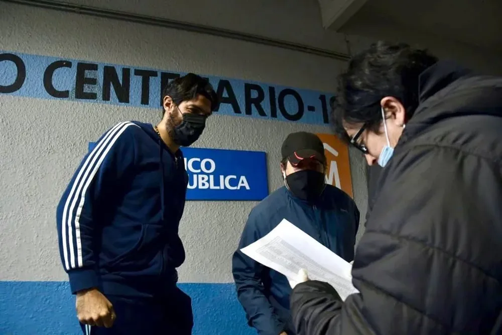 Sebastián Abreu ingresando