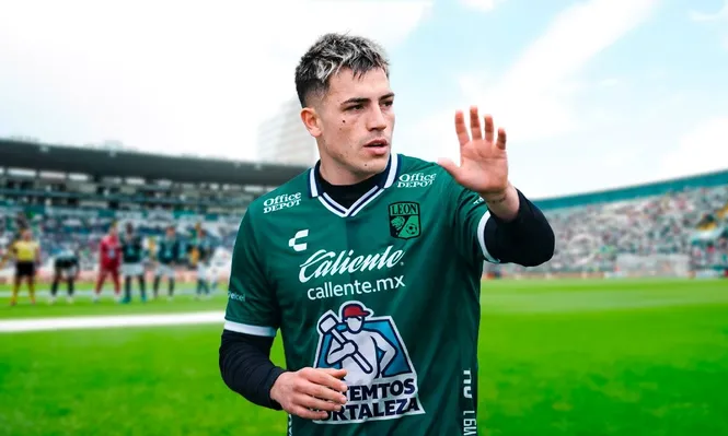 Nicolás Vallejo debutó en León de México mientras lo siguen esperando en Peñarol