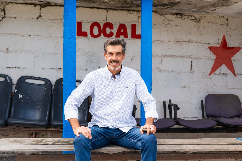 Edgardo Correa, técnico de Estrella Federal de baby fútbol, quien tuvo en todas las categorías a Sebastián Cáceres Edgardo Correa, técnico de Estrella Federal de baby fútbol, quien tuvo en todas las categorías a Sebastián Cáceres