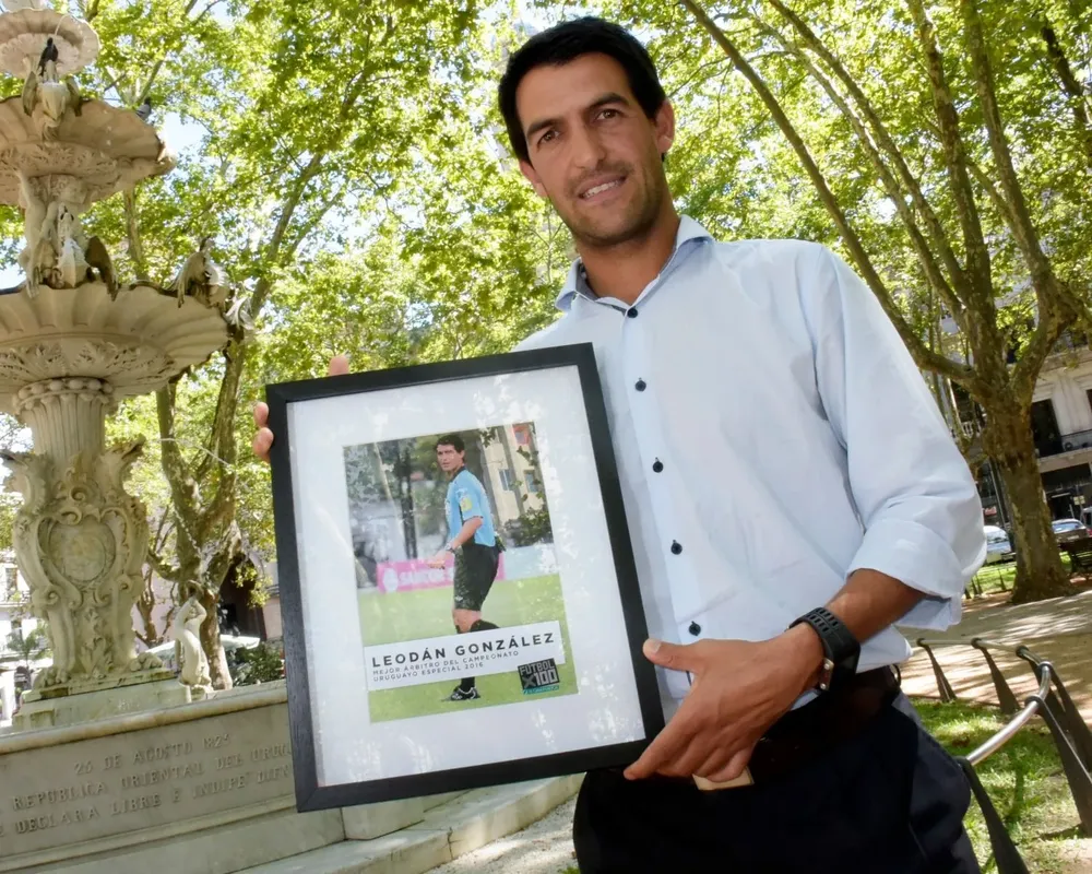 Leodán González fue mejor árbitro del Uruguayo Especial de 2016 de Fútbolx100