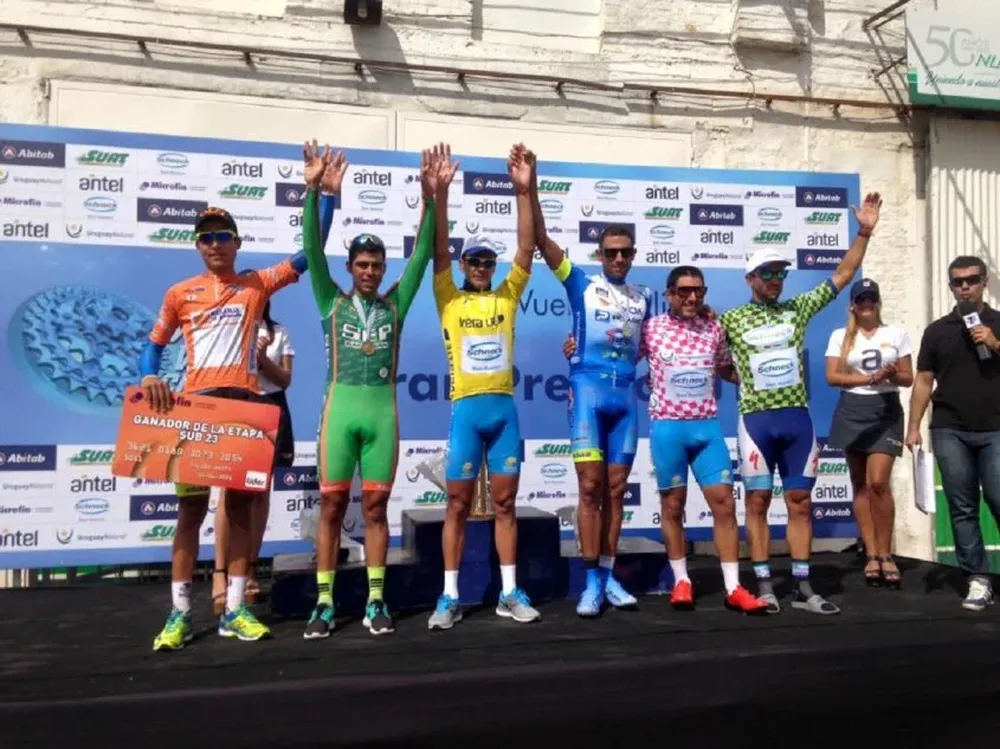 Pías con la malla oro en el podio de hoy en Melo