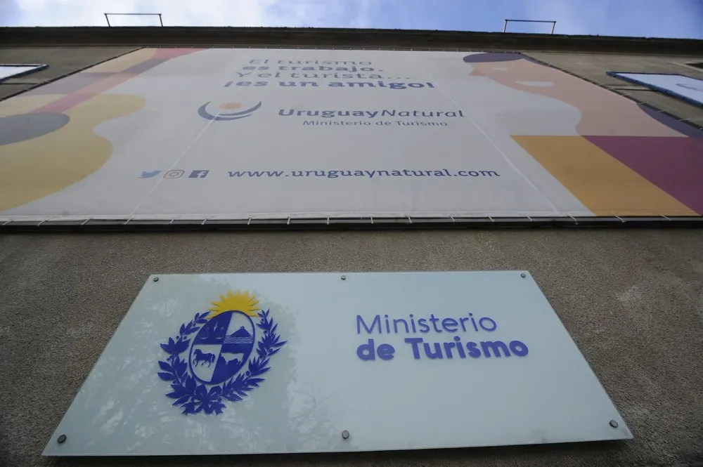 Fachada del Ministerio de Turismo
