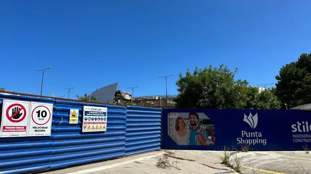 El shopping está en obra desde octubre del año pasado.
